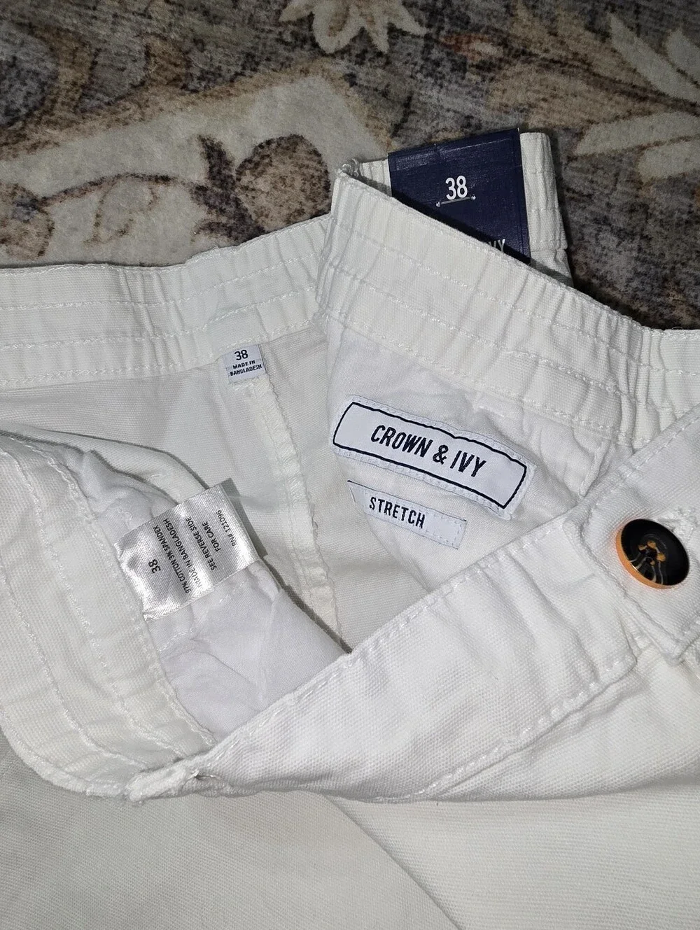 crown & ivy White Flat Front Men's Shorts